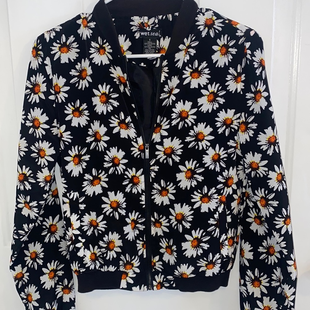 This Wet Seal zip up is in great condition! Size small, asking $15